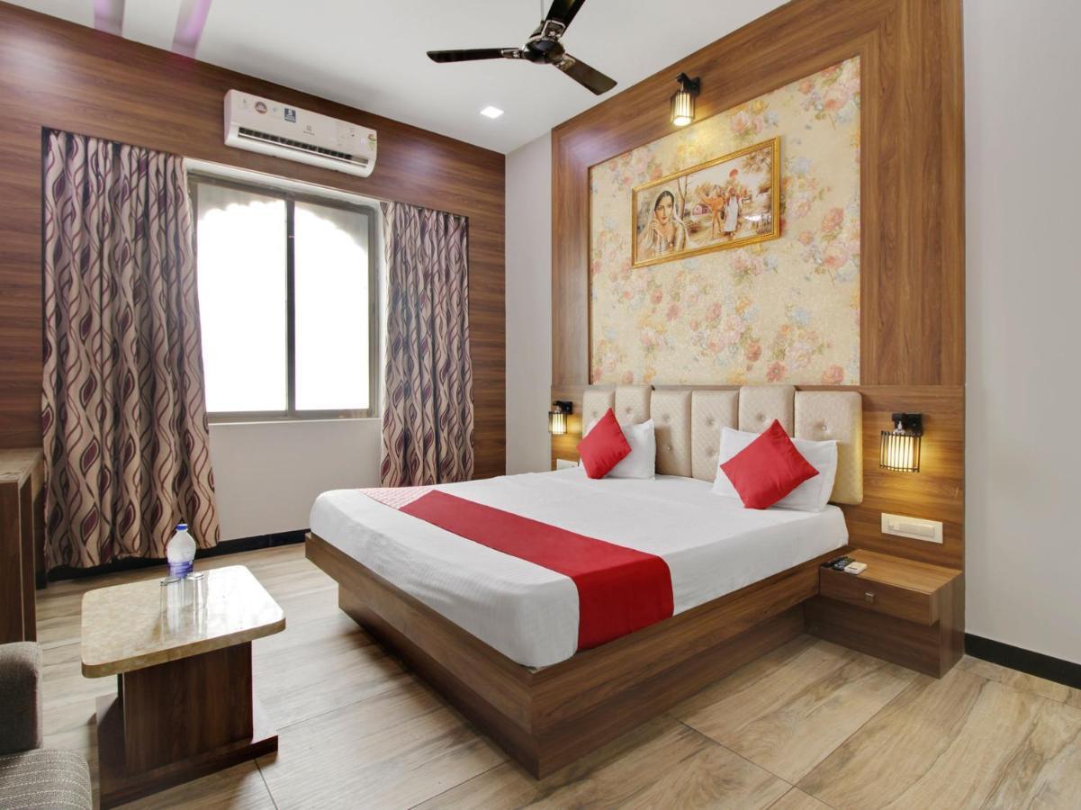 Oyo 72429 New Abhinandan Hotel Amroha Exterior photo