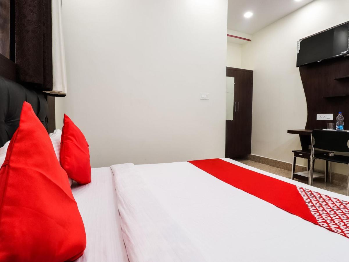 Oyo 72429 New Abhinandan Hotel Amroha Exterior photo