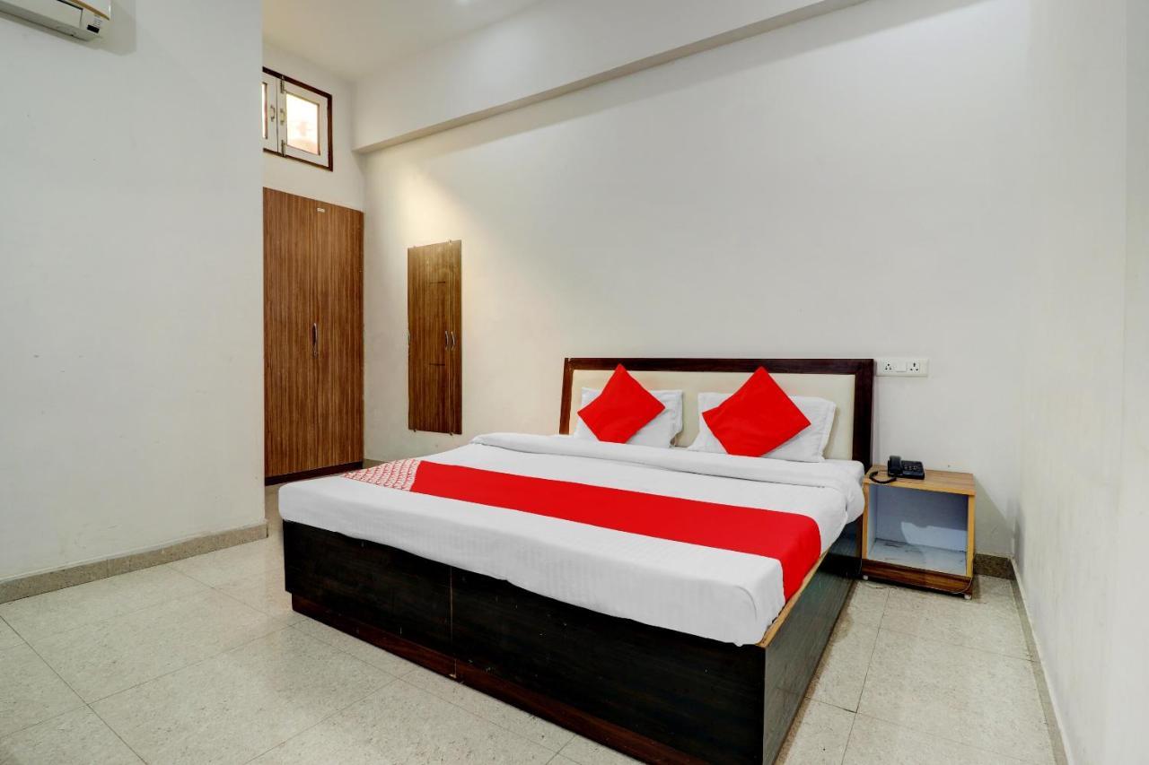 Oyo 72429 New Abhinandan Hotel Amroha Exterior photo
