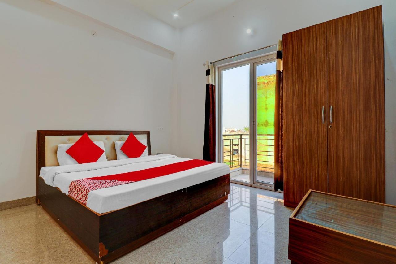 Oyo 72429 New Abhinandan Hotel Amroha Exterior photo